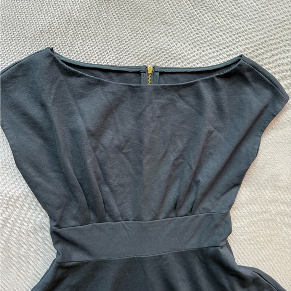 Kate Spade Vintage Fiorella navy blue and cream dress size Small- with Pockets! - Picture 4 of 9